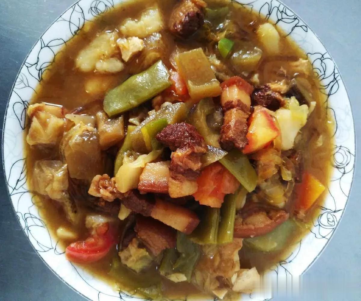 #记录我的2023# 
#十月美食录# 
事要一件一件事做，饭要一口一口吃。细嚼