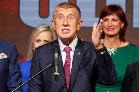 捷克大选一出结果全欧洲都傻了眼，之前还哐哐给乌克兰送炮弹的“援乌老大哥”一夜之间