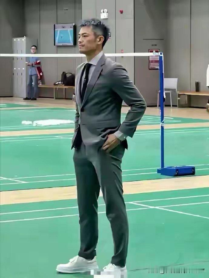 林丹退役五年半了，还能保持这身材，可想而知平时有多自律啊 