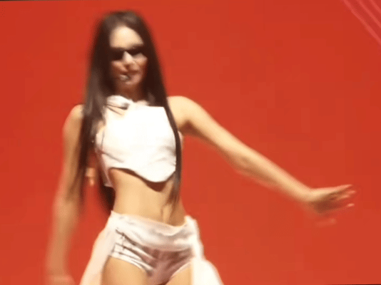 年年一转身，导播只敢卡上半身MMA大赏jennie权志龙金钟仁齐聚mmaJenn