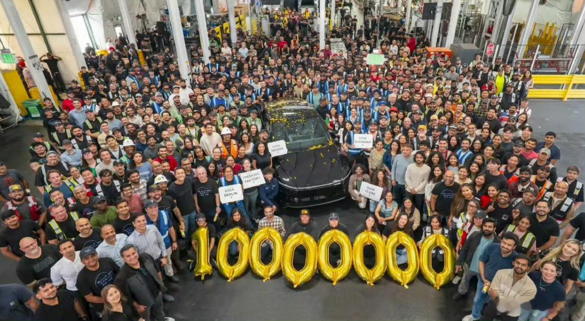 特斯拉 第1000万辆电动车在弗里蒙特工厂下线在人类商业历史上，确实也算得上是个