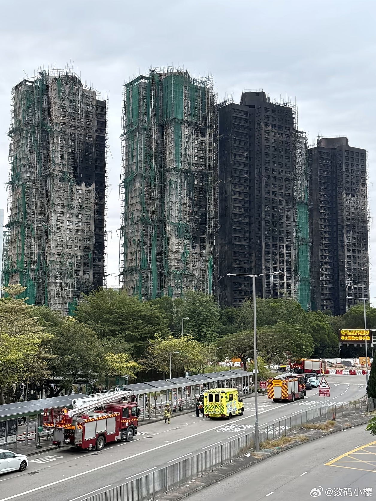 香港大火 洗黑钱4000万2025年11月26日，香港大埔宏福苑突发五级大火，熊