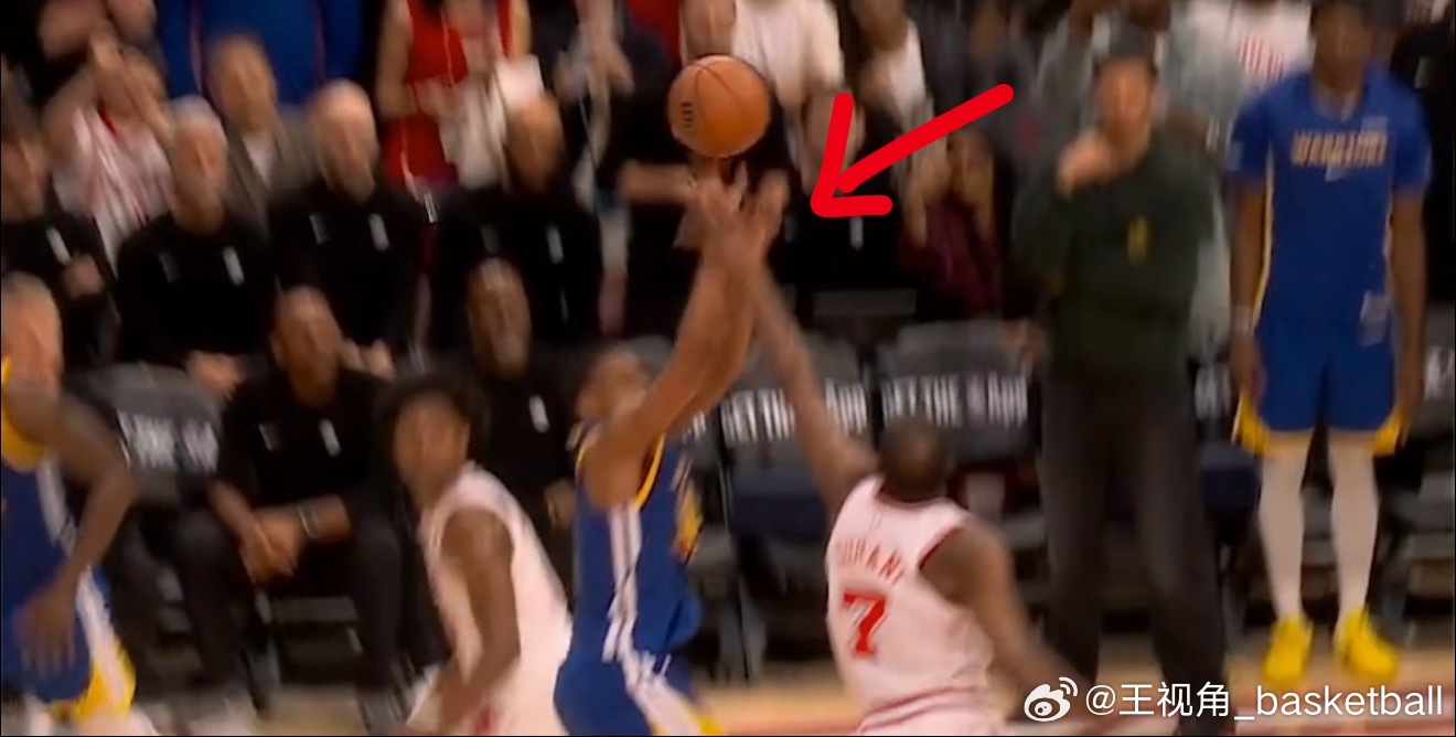 演都不演系列！杜兰特各种角度清晰的打手犯规，被裁判回看完示意：好封盖！！！火箭v