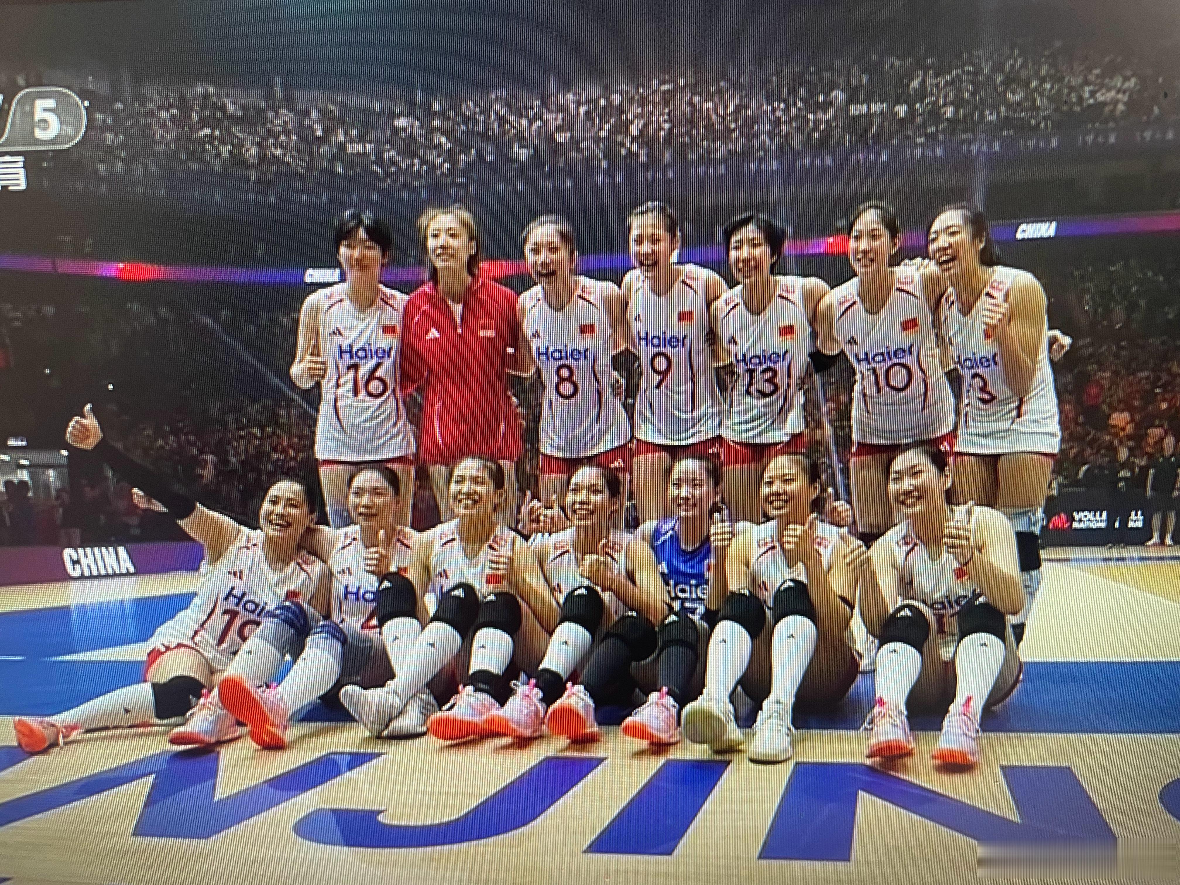 【14分是中塞主基调—-中塞五人14分】中国女排vs塞尔维亚女排中国女排3比0塞