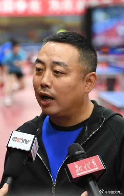 刘国梁 刘国梁在乒乓球领域贡献卓越，带领国乒取得众多辉煌成绩，若轻信和传播这类不