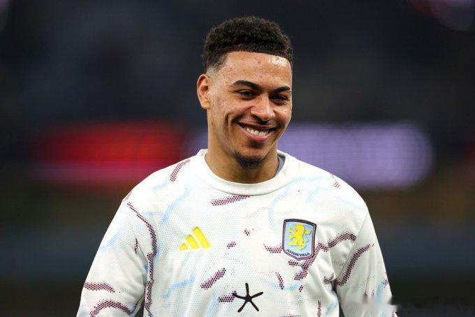 雅各布斯透露利物浦仍对罗杰斯保有兴趣。为了替代·萨拉赫并填补迪亚斯离队留下的空缺