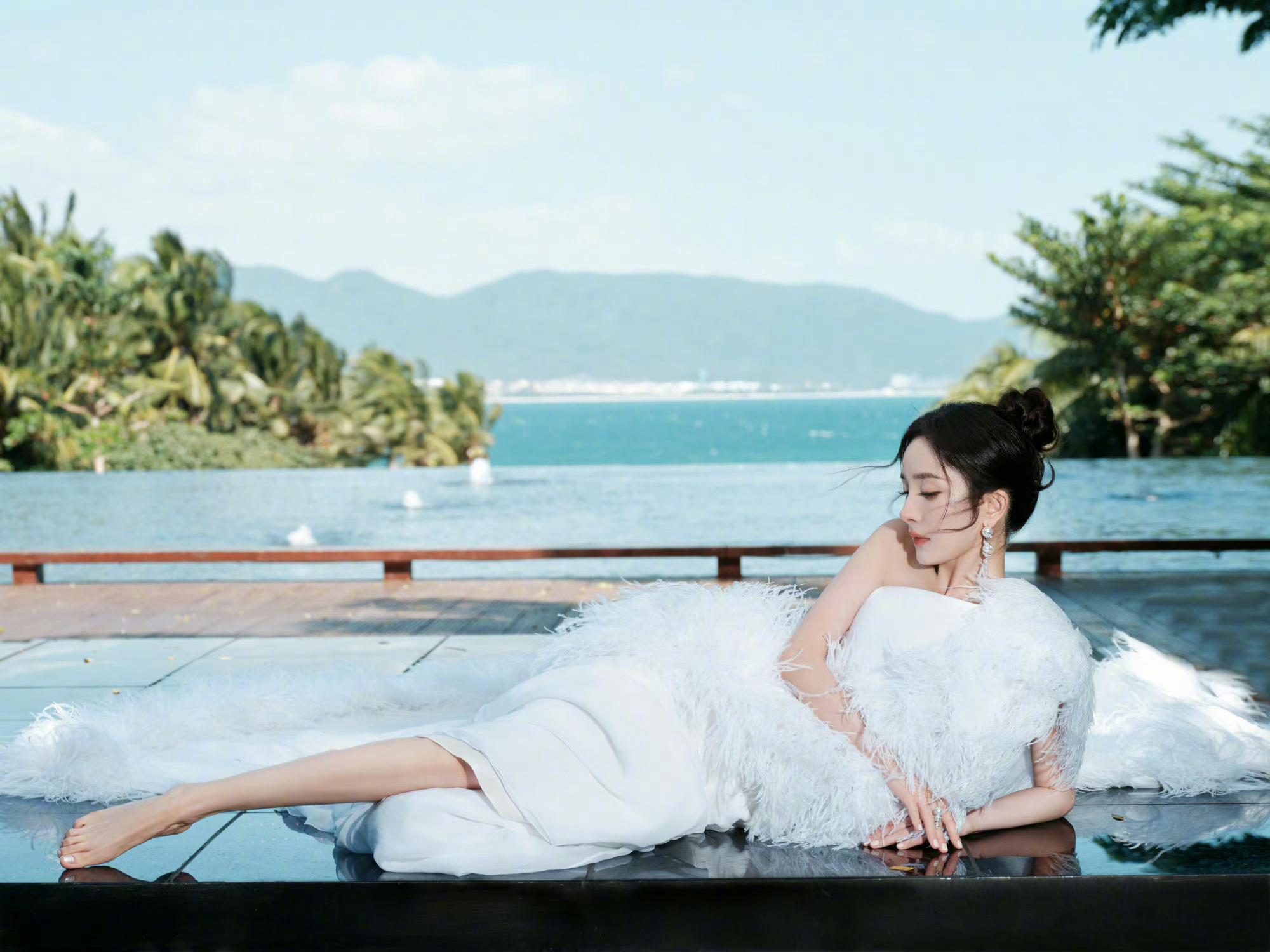 #杨幂天使angel造型##杨幂#杨幂真的从我小时候到现在都是这样漂亮啊，真的好