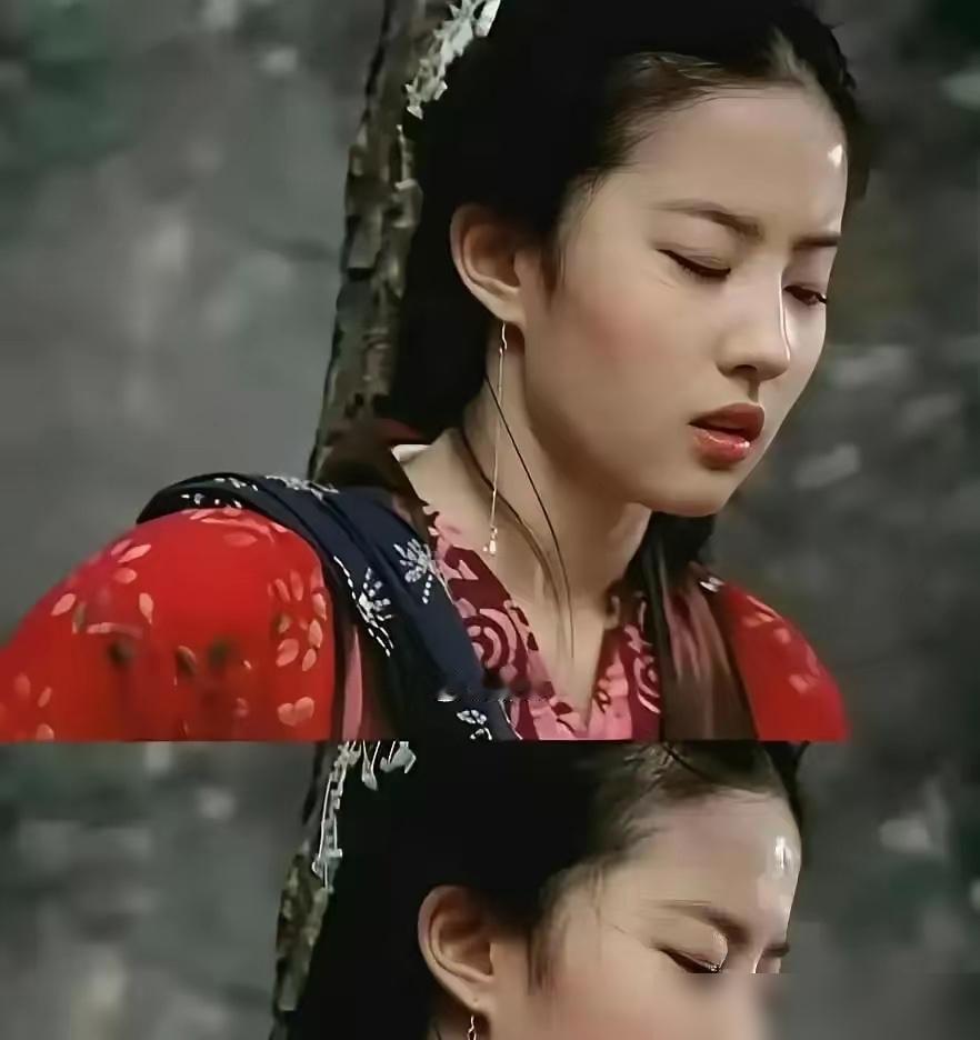 16岁，刘亦菲去试镜“阿奴”，衣服S码，她穿不上。导演李国立瞄一眼，直接喊停：别