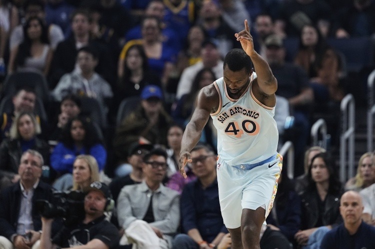 🔥高效！马刺巴恩斯目前进180俱乐部&真实命中率74.7% 多项数据第一数据网