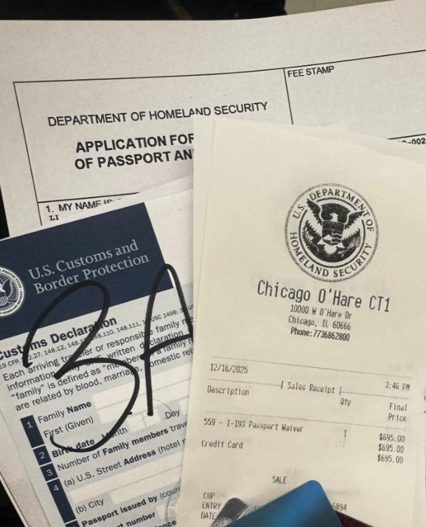 最近在芝加哥机场发生一个真实案例：一位绿卡持有者，因为长期在中国生活，只是偶尔回