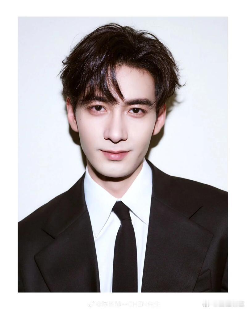 上官浅李承鄞是要联手鲨我吗 陈星旭卢昱晓同框太顶了！清冷贵气碰撞灵动娇媚，往那一