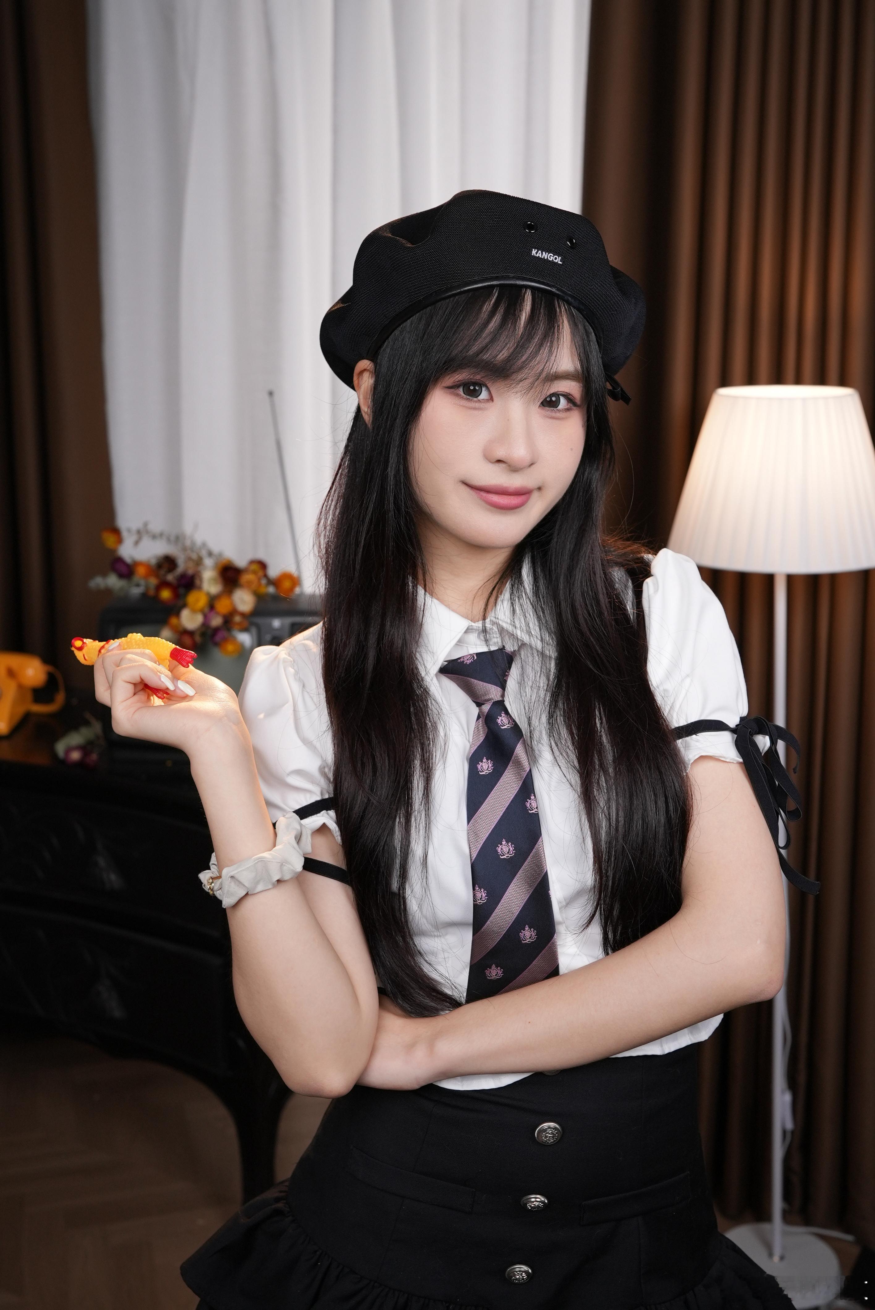 今天疯狂星期四了吗？聊姐美图新星闪光计划