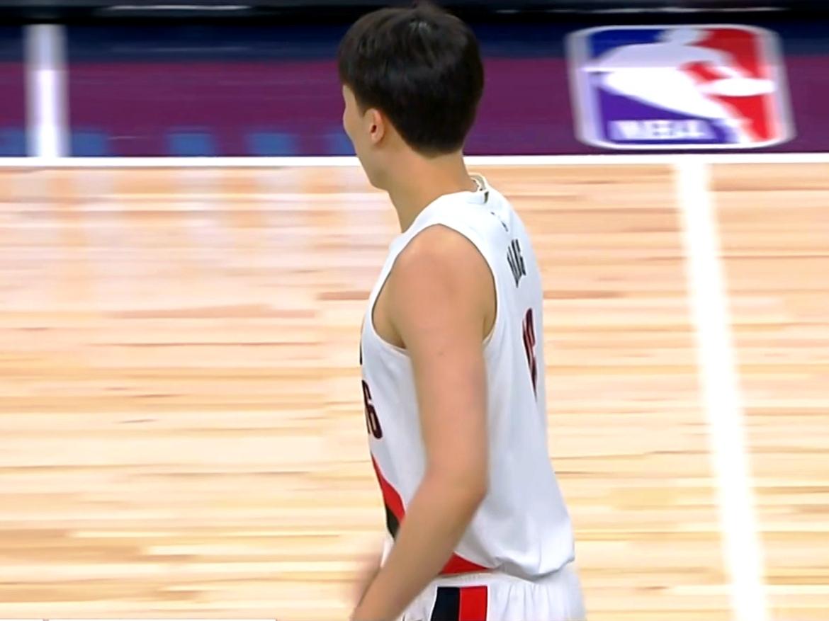 垃圾时间杨瀚森暴力大灌篮，他才是开拓者第一顶流

现在球迷基本上都已经知道，在开