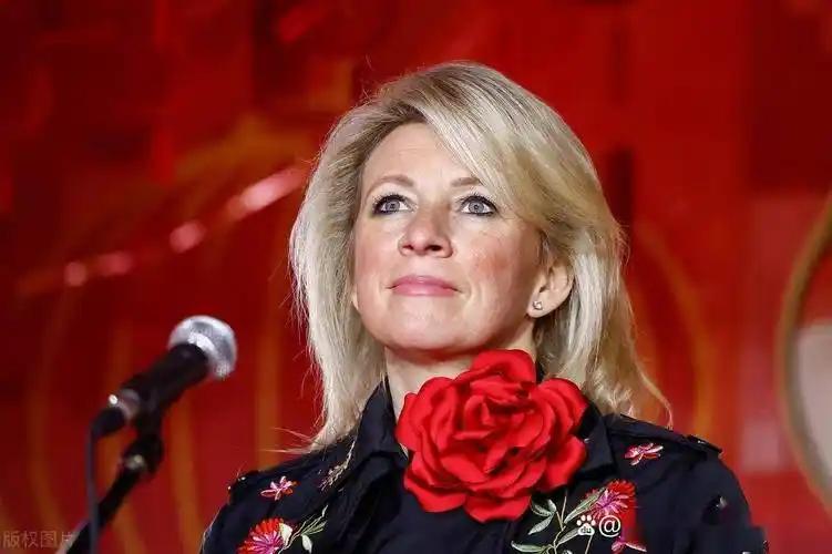 扎哈罗娃中国过年：俄罗斯外交部发言人扎哈罗娃最近分享了她与中国春节的深厚缘分。她