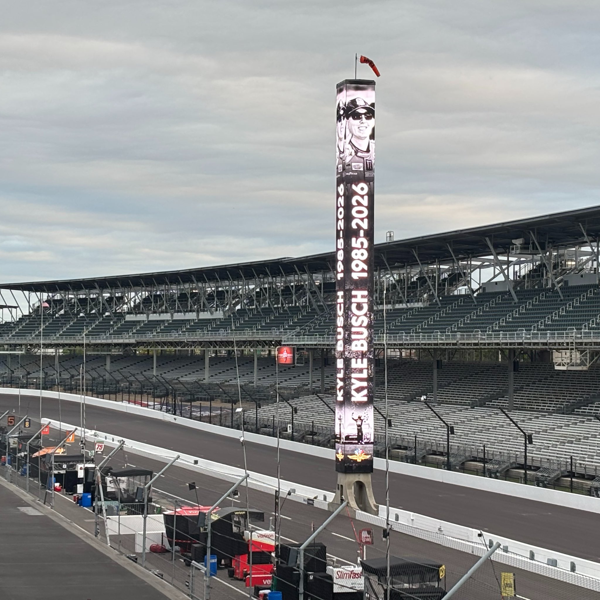 NASCAR系列赛传奇车手凯尔·布希 (Kyle Busch) 因病离世，年仅4