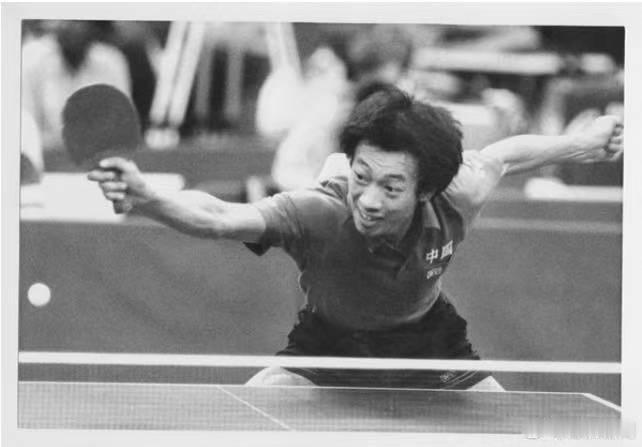 从世界杯男单冠军到"权力掮客"，滕义的人生落差令人唏嘘。

1987年世乒赛男团