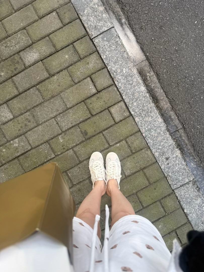 因为阳了，出国一趟、出差一趟、香港一趟，好久都没有一个人出来荡和让自己舒服，修修