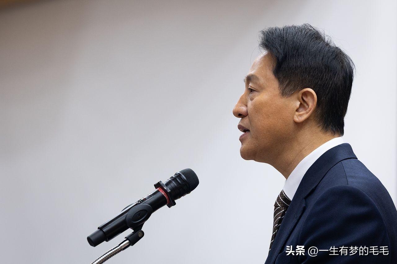 8日，韩国首尔市长吴世勋在国民力量党地方选举广域自治团体长候选人登记截止时，却迟