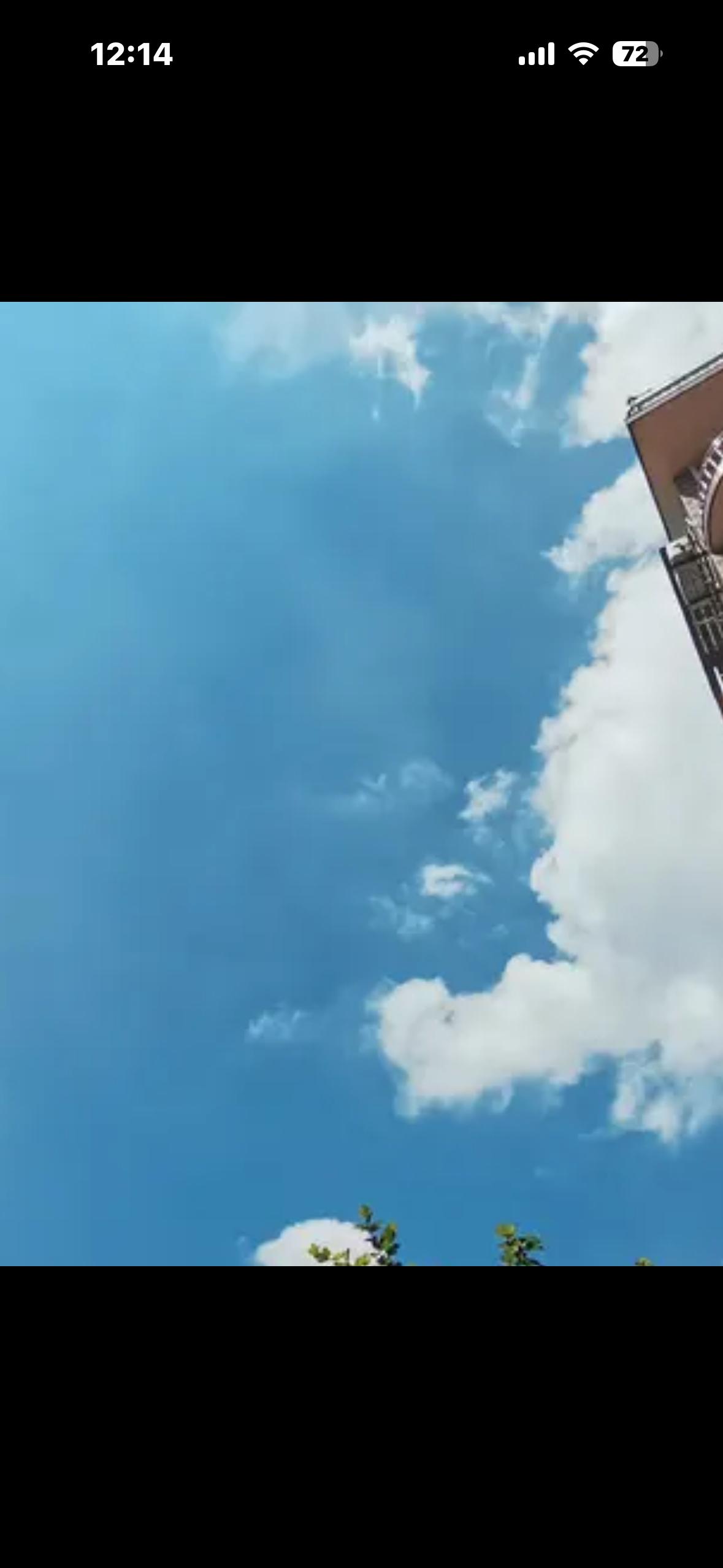 “大”字加一笔，我最先想到的是“天”字。感觉“天”这个字特别有气势，头顶一片天，