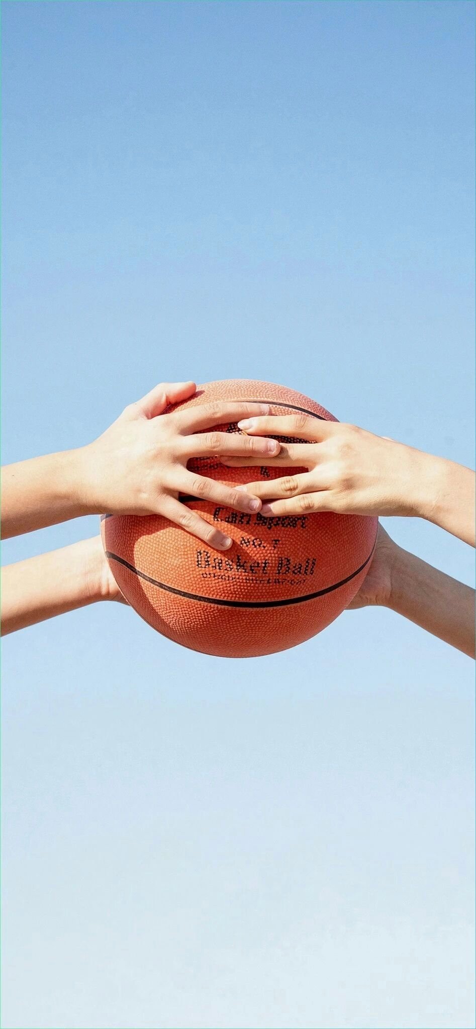 杭州的夏天，除了热浪，还有“小白碗”里炸裂的篮球声！🏀这两天被 AUBL亚洲大