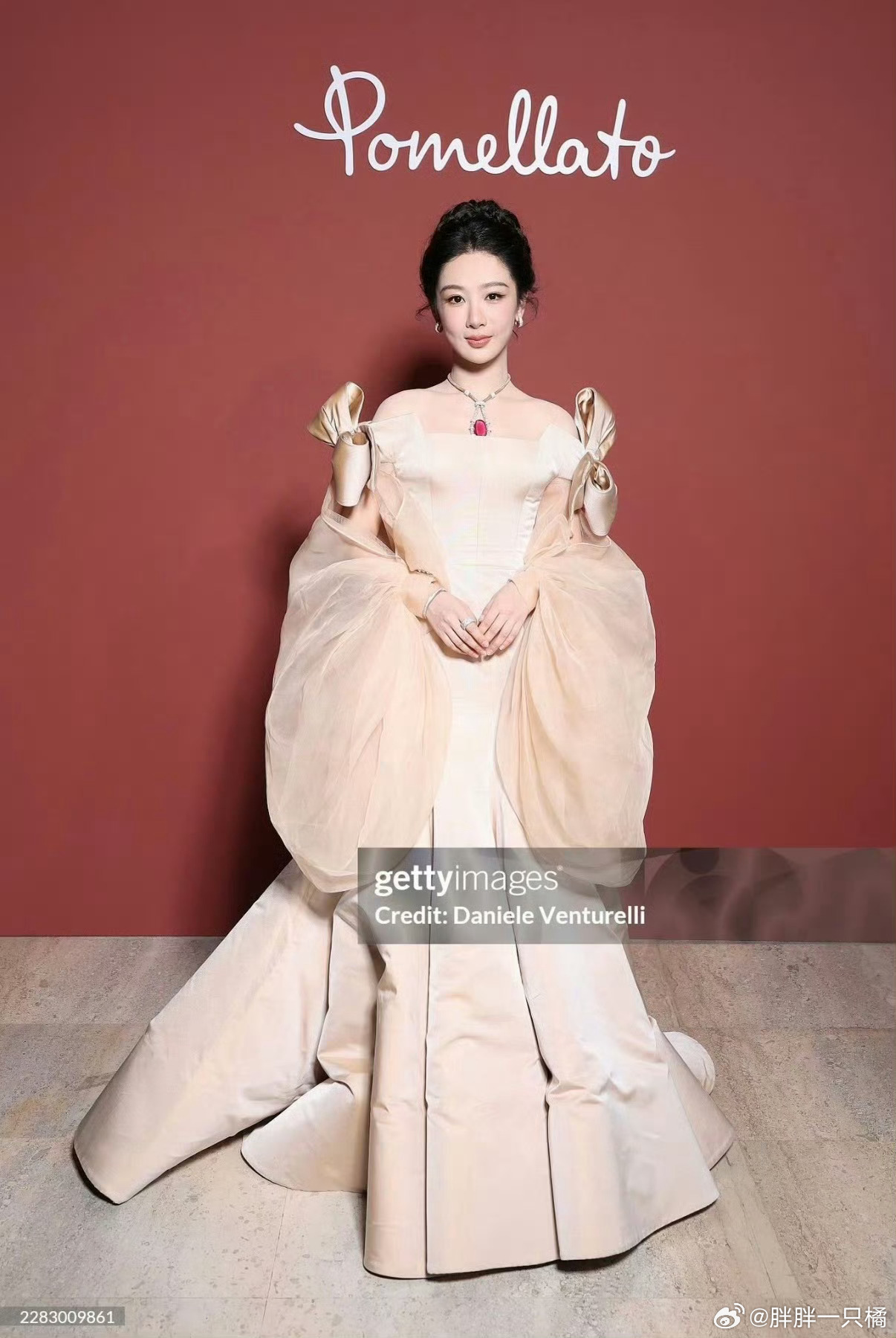 杨紫巴黎珠宝展G社生图杨紫巴黎珠宝展G社生图 终于看到巴黎的杨紫了