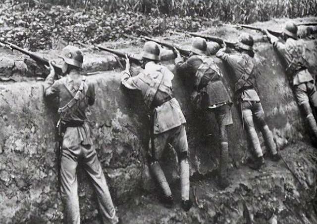 1948年6月5日，中原军区司令部在河南赊旗镇召开各纵队首长军事会议。

会上，