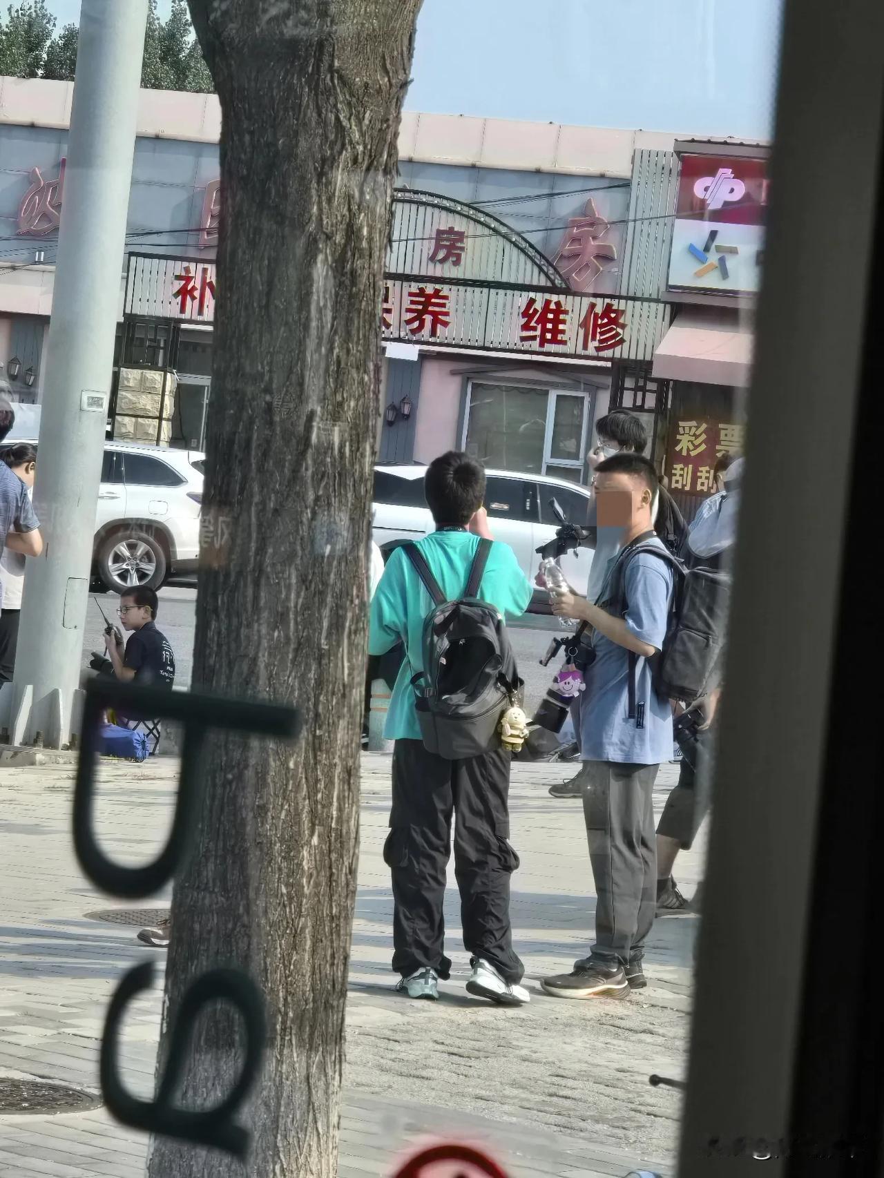 追飞机的人✈️ 
澳大利亚皇家空军KC-30到访北京PEK
机场旁边马路上好多拍