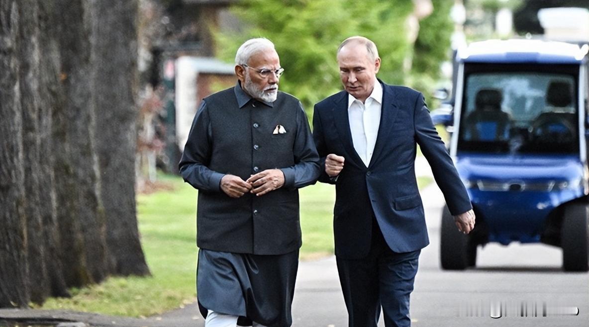 印度疯狂加码S-400！背后藏着什么战略算盘？
 
最近印度又在军事采购上放大招