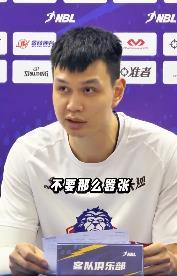 看来许钟豪还真是一个硬汉，不愧被球迷称呼为许老英雄。原来浙江广厦队的许钟豪退役后