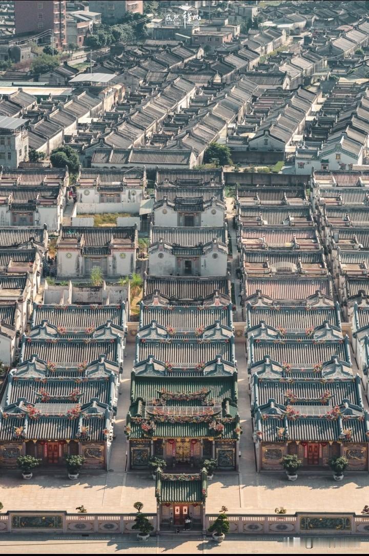 广东潮汕气势恢弘的自建房