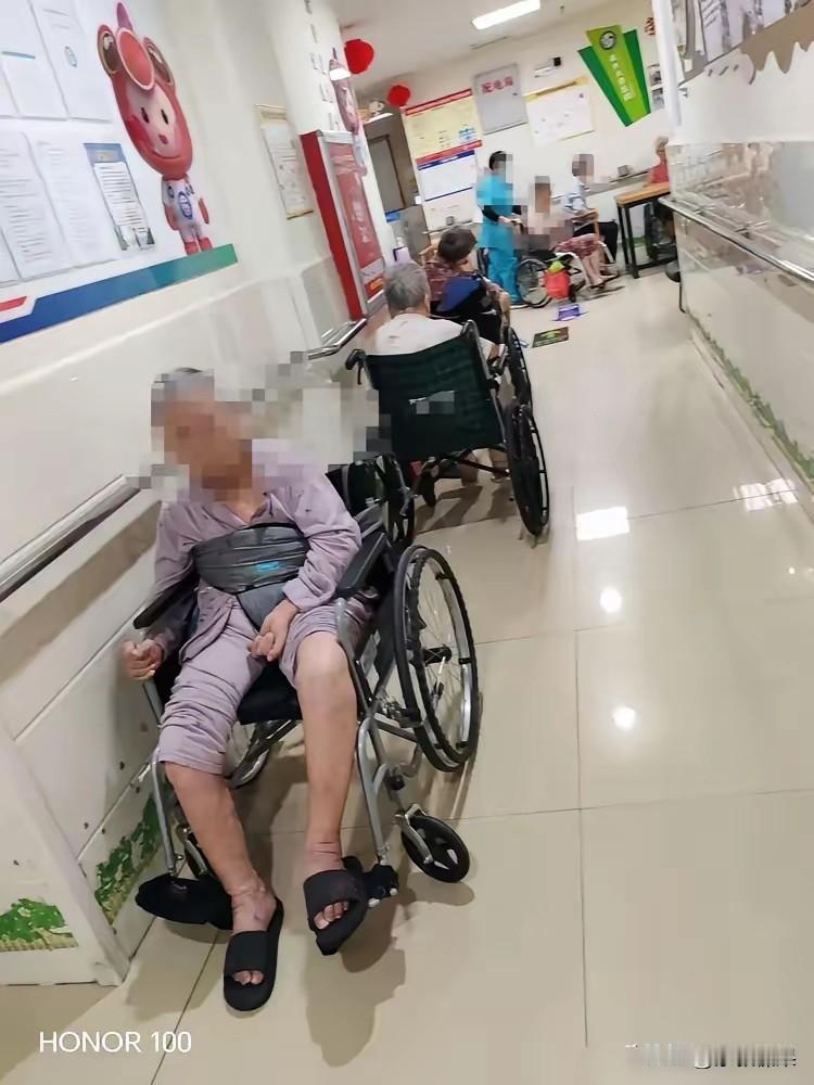 婆婆坚强、伟大的一生！70岁后，插管过3次。大小病共进入抢救室5次。最后一次，在