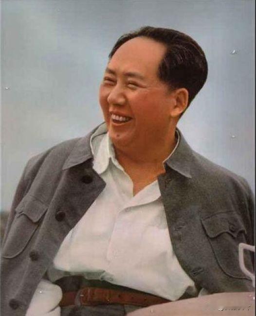 毛主席对传统文化的珍视，连外交场合都能体现。
1954 年，一位外国使节想提前约