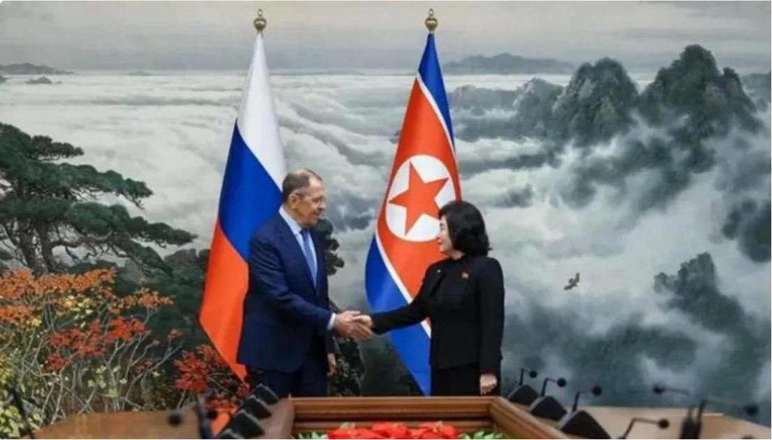 拉夫罗夫这回没给中国面子！他在马尼拉参加东盟系列会议后明确表示，面对围绕朝鲜展开