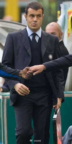 【Andrea Butti 你们认识吗？（履历看图2）】萨内蒂身后的人你们认识吗