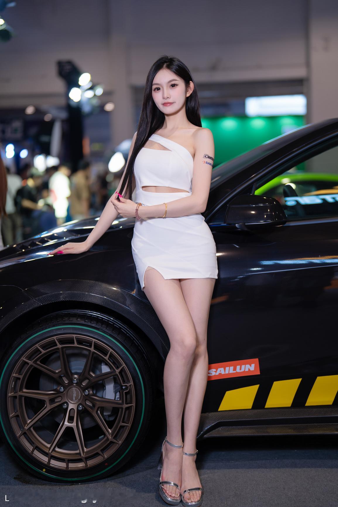 聆听猎人的车展日记猎人在东莞改装车展猎人与车展 2025 东莞ait改装车展想把