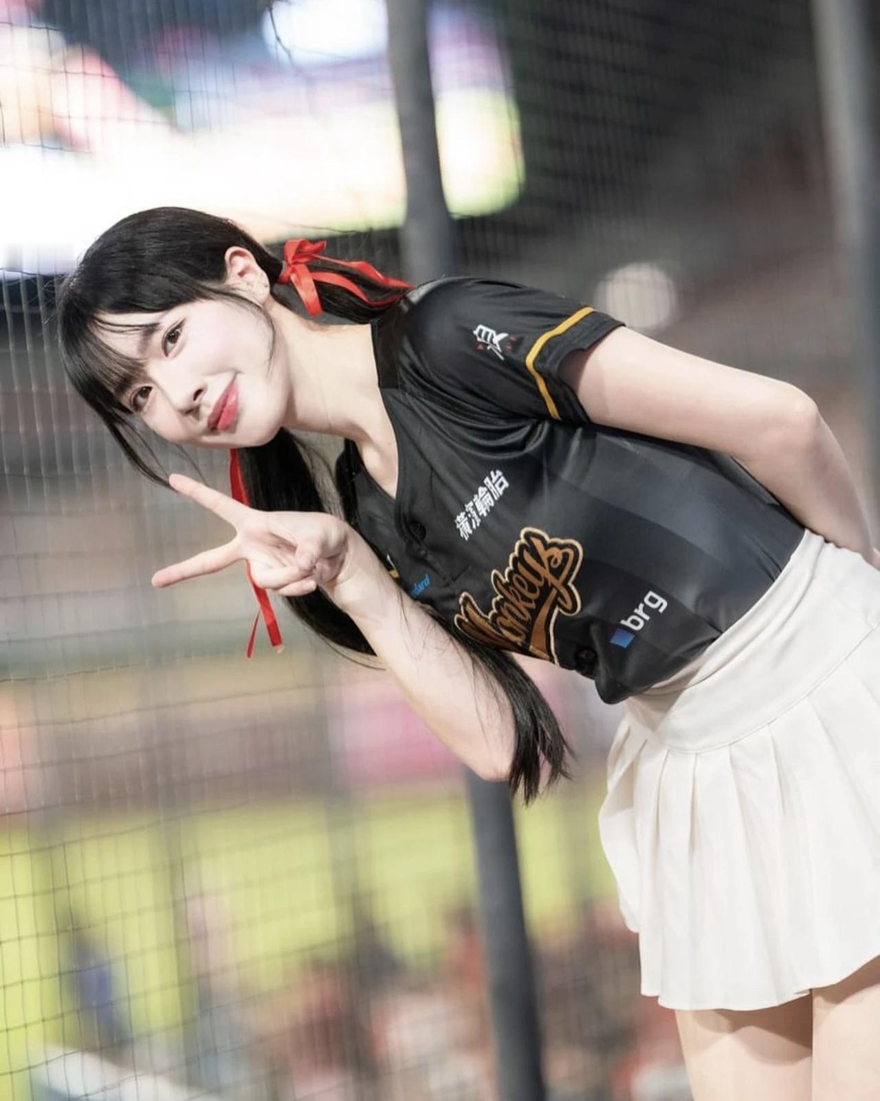 宋婉卉~1997年出生的宝岛啦啦队成员，活力四射台湾啦啦队 台钢雄鹰啦啦队 台青