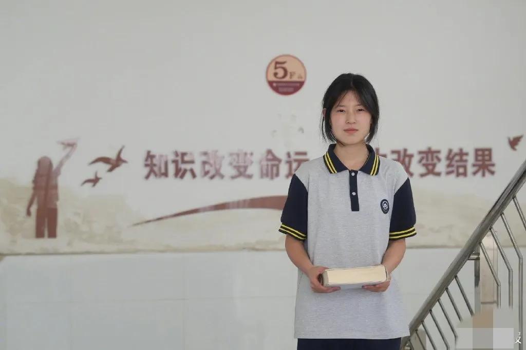 真心想招姜萍的大学，拿出点诚意好不好？

17岁的中专生姜萍，因参加今年的阿里全