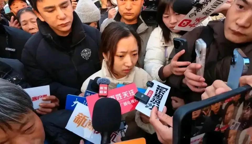 南阳“罗大美遭抢劫杀害案”今日二审开庭，多少人为之落泪？

据说被害人生前为人慷