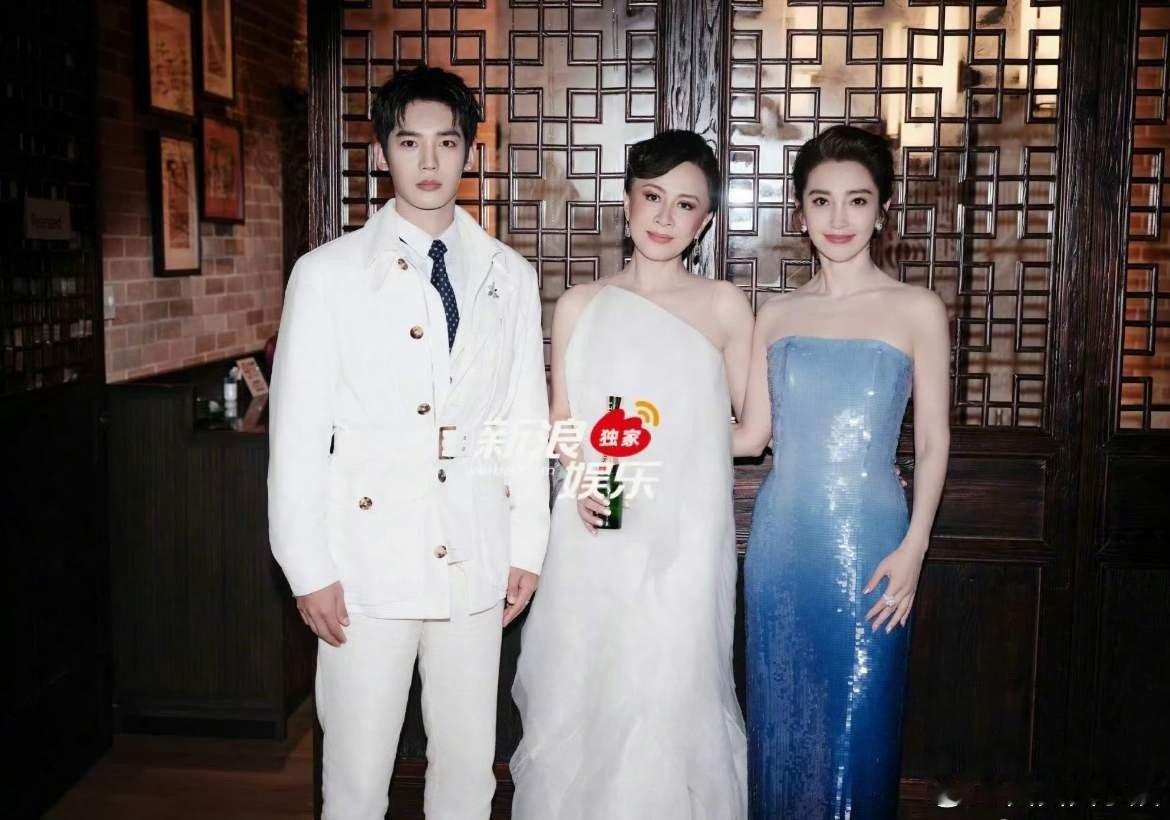 刘嘉玲李冰冰于适同框合照刘嘉玲李冰冰于适同框合照，于适好帅好乖刘嘉玲李冰冰于适同