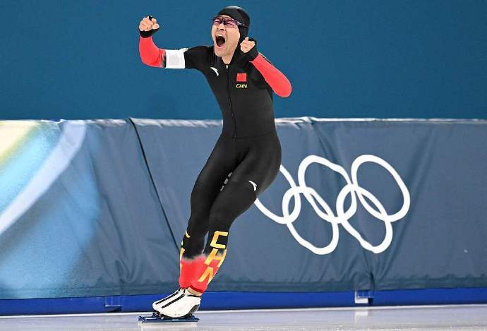 宁忠岩没吹牛 此前速度滑冰1000米摘铜后，宁忠岩曾表示：“我的主项是1500米