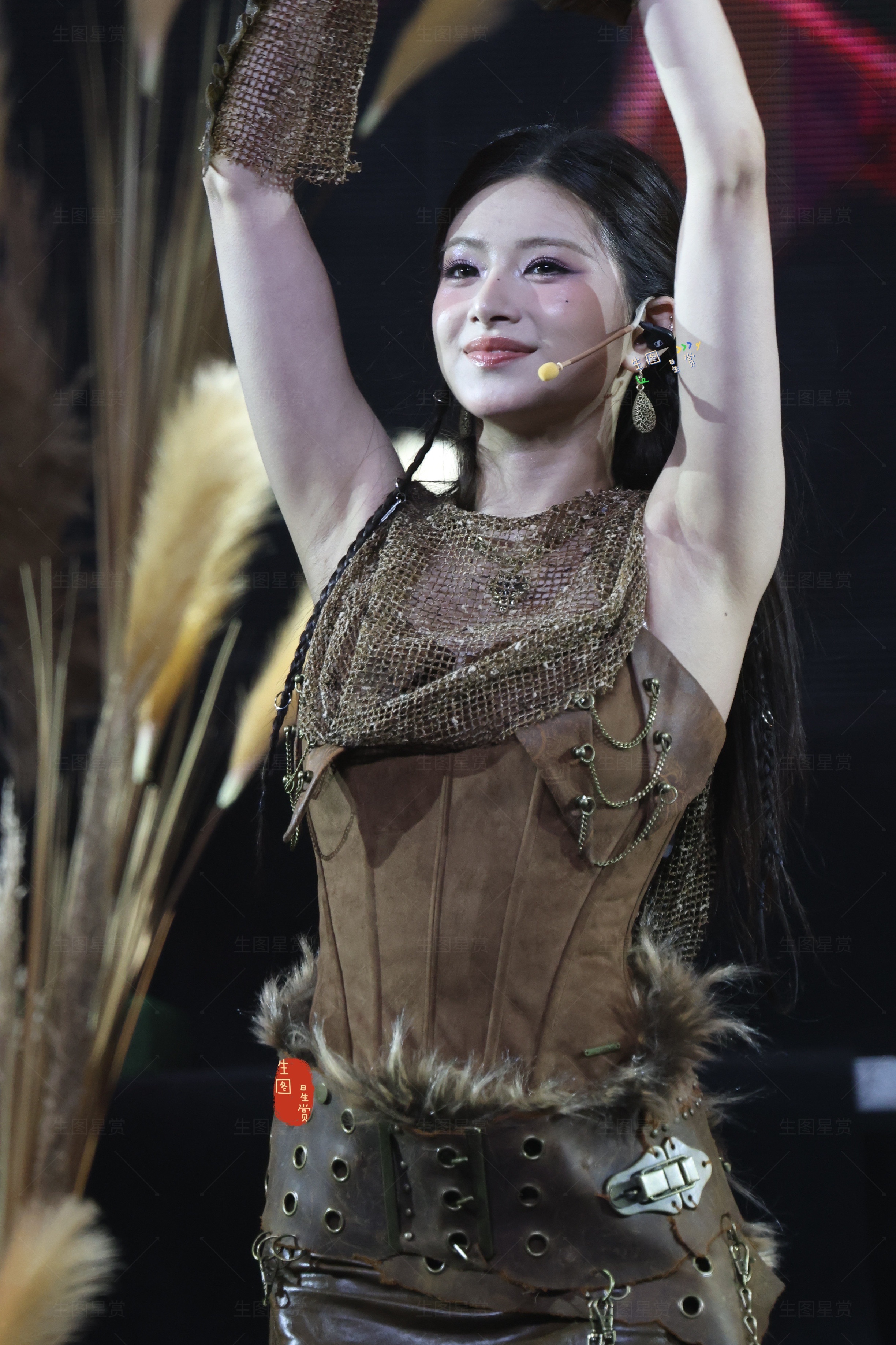 王怡人成都巡演第一套look魅力四射✨王怡人怡言为定巡演