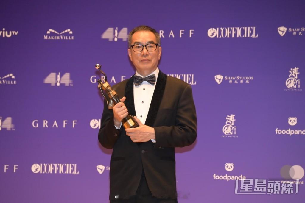 星岛：金像奖2026丨《再见UFO》夺得“最佳电影”横扫五项大奖 导演梁柏坚首获