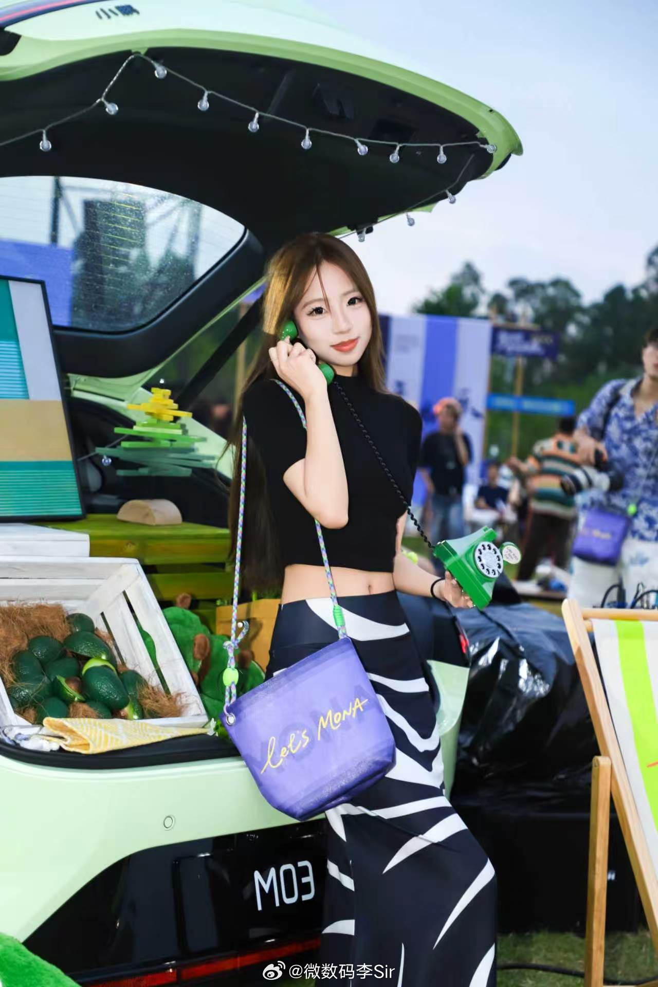 此刻的科韵公园，汇聚的都是小鹏MONA的同好，他们懂智能、爱颜值、享受生活，满是