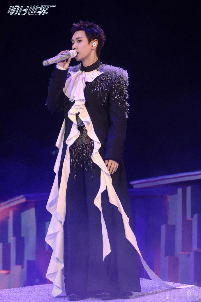 汪苏泷演唱会四小天鹅迎来了第五人 汪苏泷演唱会名造型上线，堪称四小天鹅迎来第五人