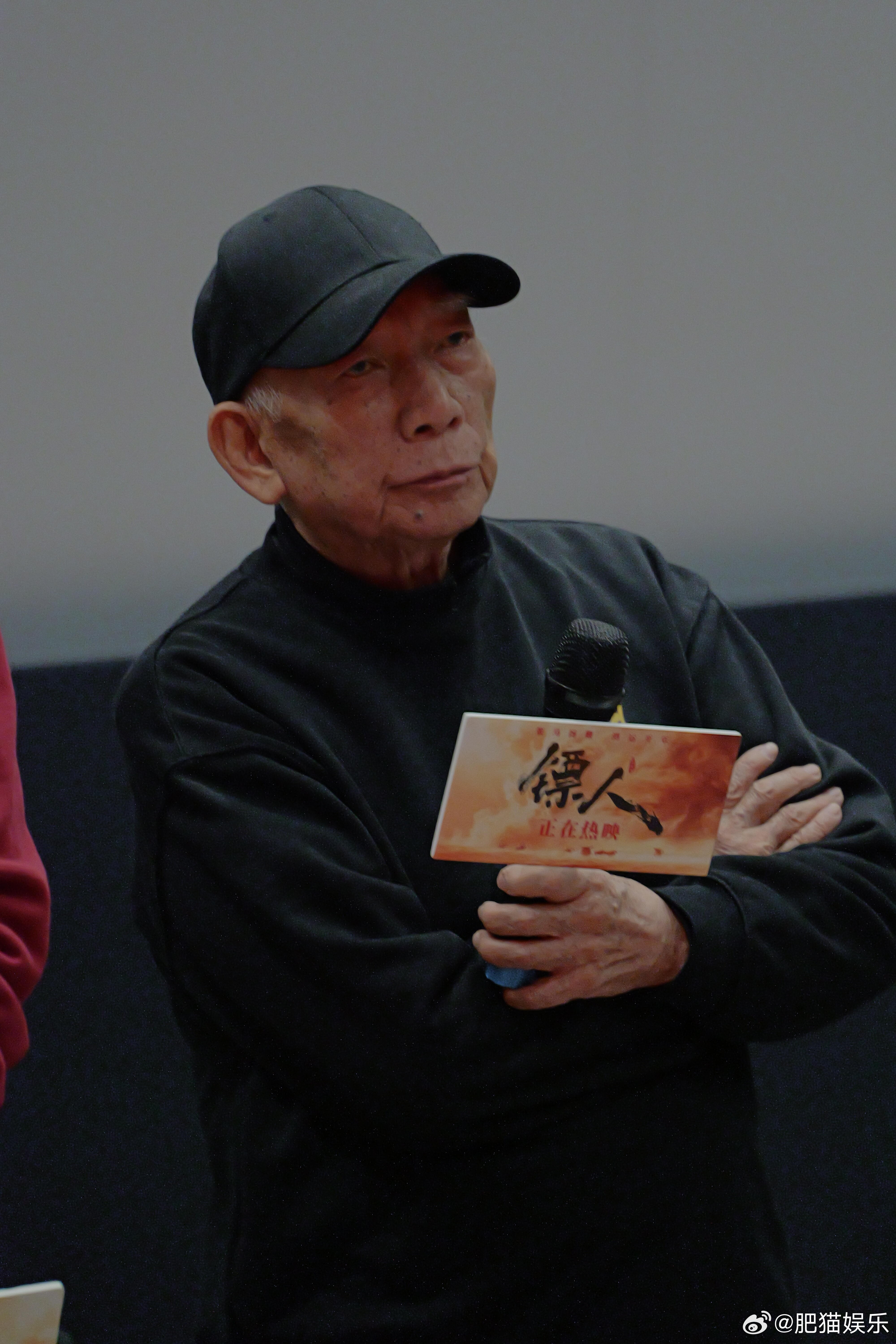 袁和平吴京来了重庆也得拍机车转场吴京袁和平老辈子路演好拼啊谁能想到武侠大佬到了重