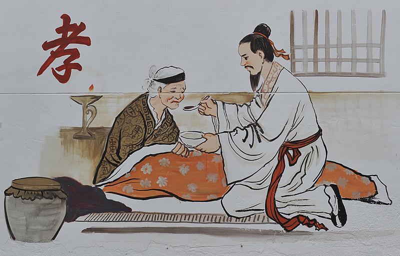 儿女有钱就一定会孝顺父母吗？答案显然是否定的。
生活中很多人常年在外，靠转账、买