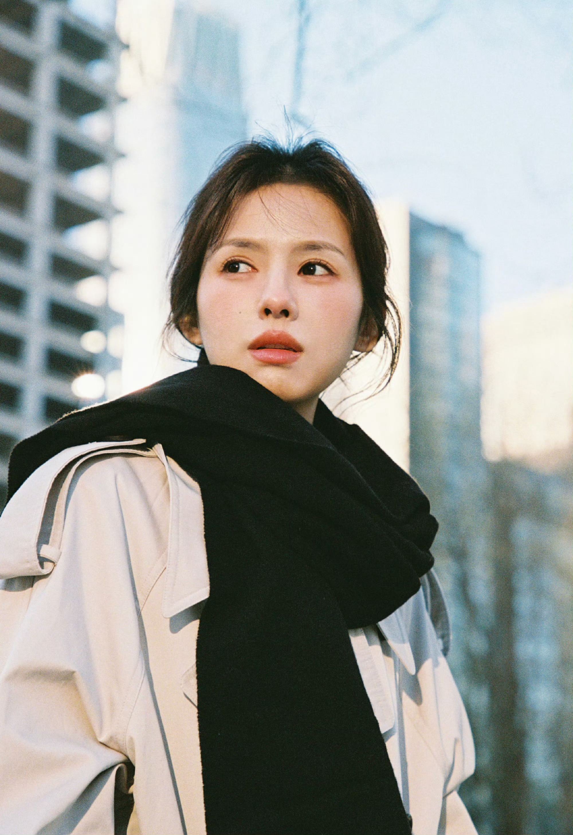 鹤男在听什么类型的歌 笑的好开心啊 明媚的大美女