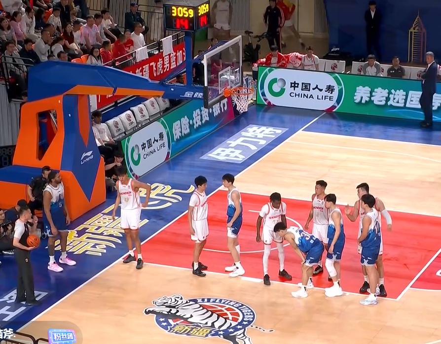 战神附体！贺希宁再现MVP级别表现
新疆全队在劳森的领衔下5人得分上双，深圳本场