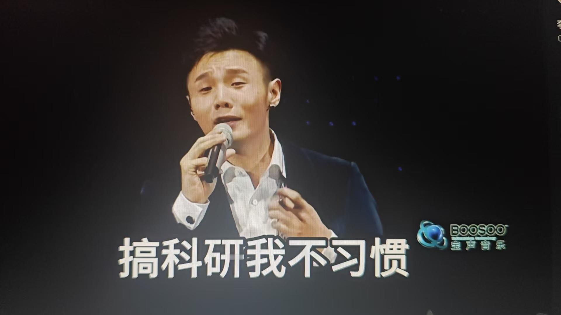 [来抱抱][来抱抱]（掐不是抱） ​​​