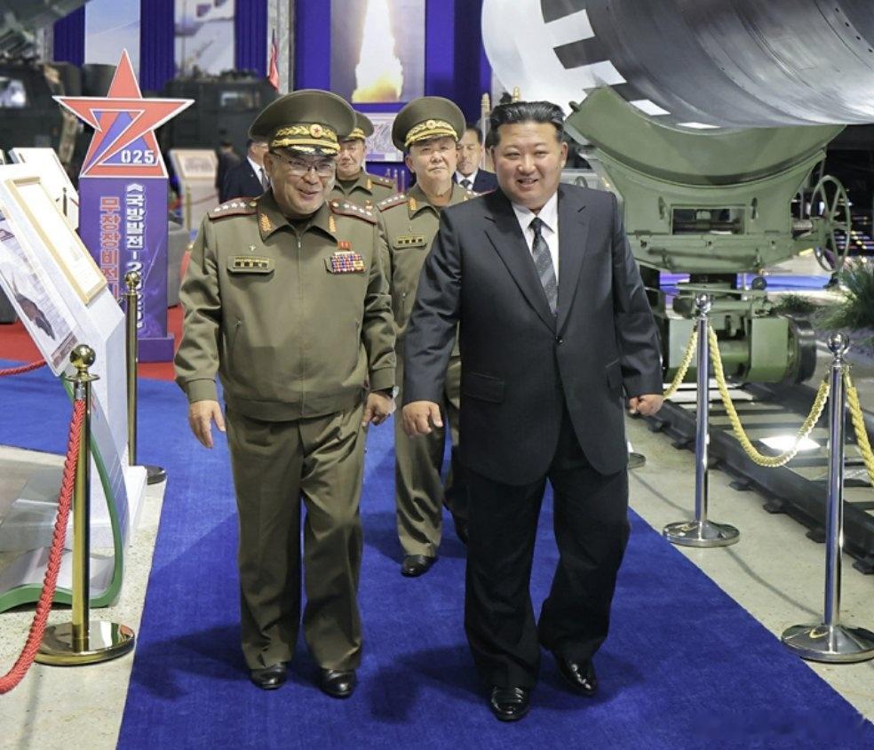 金正恩警告美国热点解读烽火问鼎计划 朝鲜武器装备展览会“国防发展-2025”于1